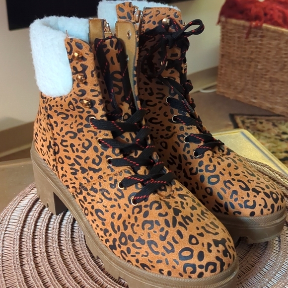 New Olivia Miller Ariel Combat Leopard boot - Picture 1 of 5